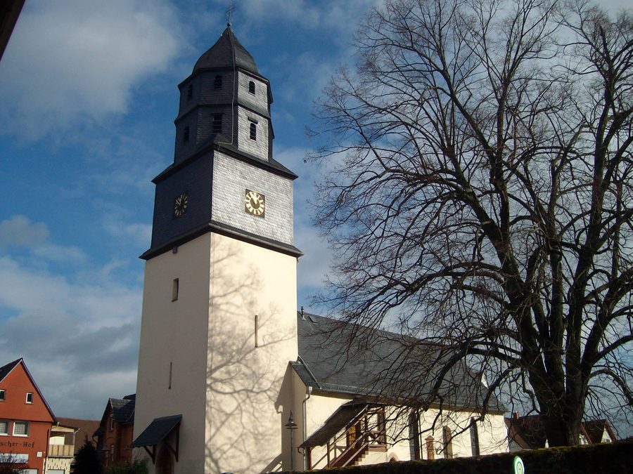 Evangelische Kirche Alten-Buseck von Süden