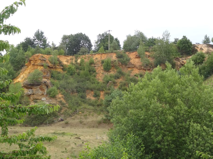 Naturschutzgebiet Hölle von Rockenberg mit Heideland und Magerrasen