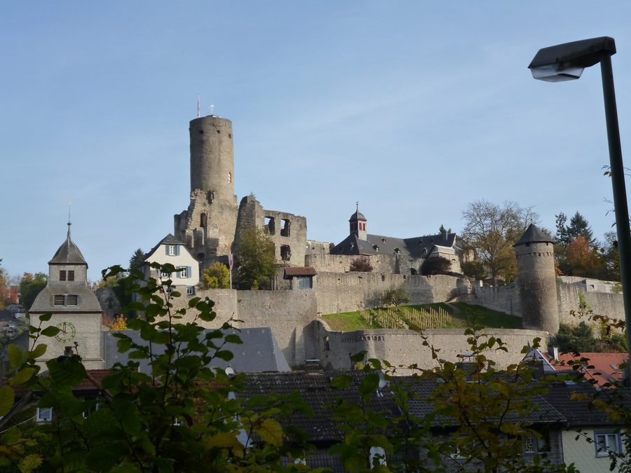 Burgruine Eppstein über der historischen Altstadt
