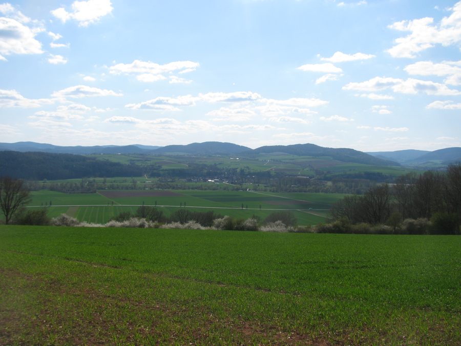 Panoramablick auf Anraff und das Edertal bei Wellen im Landkreis Waldeck-Frankenberg