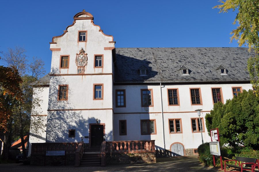 Vorderansicht des Schlosses Ober-Mörlen
