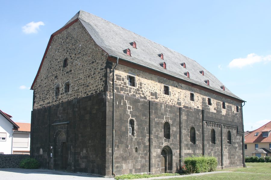 Komturkirche Nieder-Weisel in Butzbach, Ansicht von Südwesten