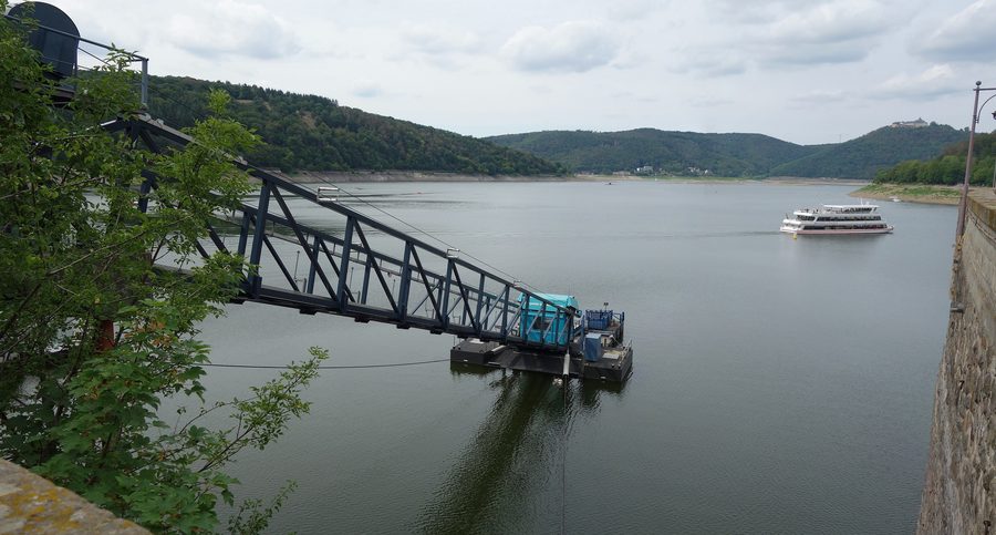 Bootsanleger an der Edersee-Staumauer in Hemfurth-Edersee