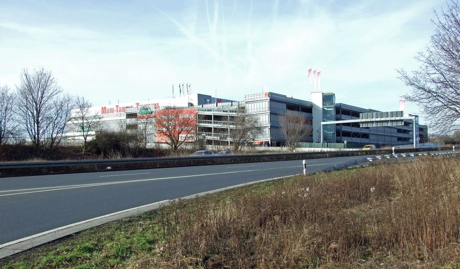 Main-Taunus-Zentrum in Sulzbach an der B8