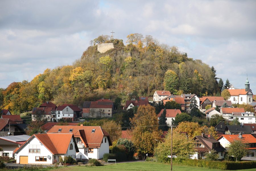 Haselstein mit Burg Haselstein, Blick aus südlicher Richtung