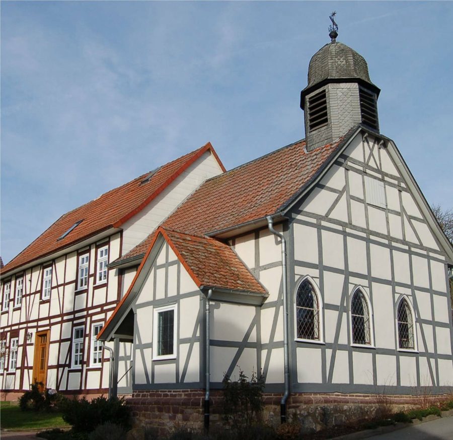 Kirche und ehemalige Schule in Friedrichsdorf