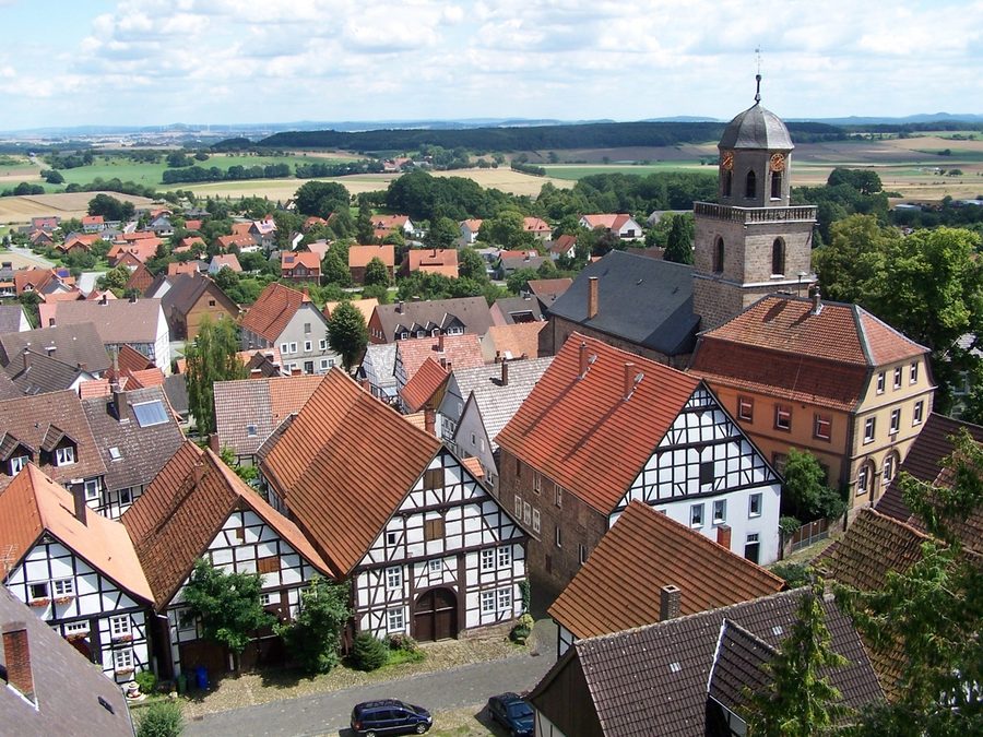 Blick vom Schloss über die Altstadt von Rhoden in Diemelstadt