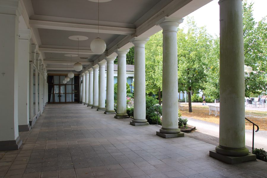 Historische Kurkolonnade von 1912 in Schlangenbad