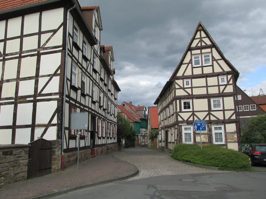 Blick vom Altstädter Kirchplatz in Hofgeismar in die Altstädter Kirchgasse
