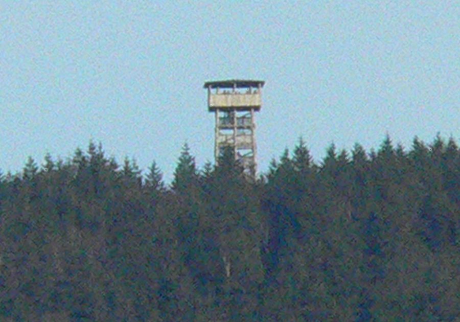 Aussichtsturm auf dem Wüstegarten im Kellerwald in Hessen