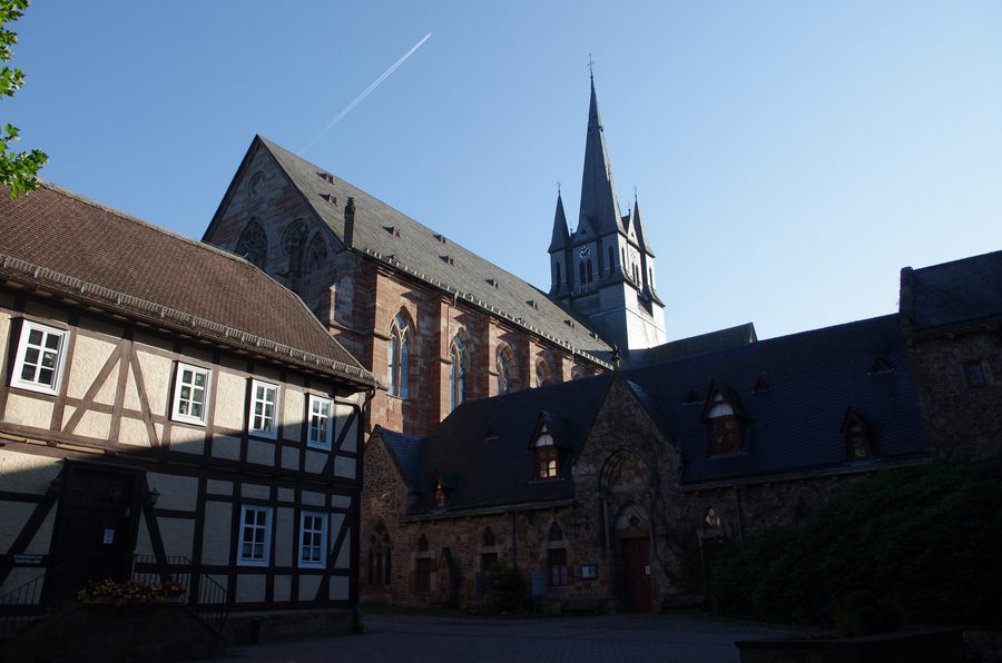 Das Kloster Haina in Hessen vom Kreuzgang aus gesehen