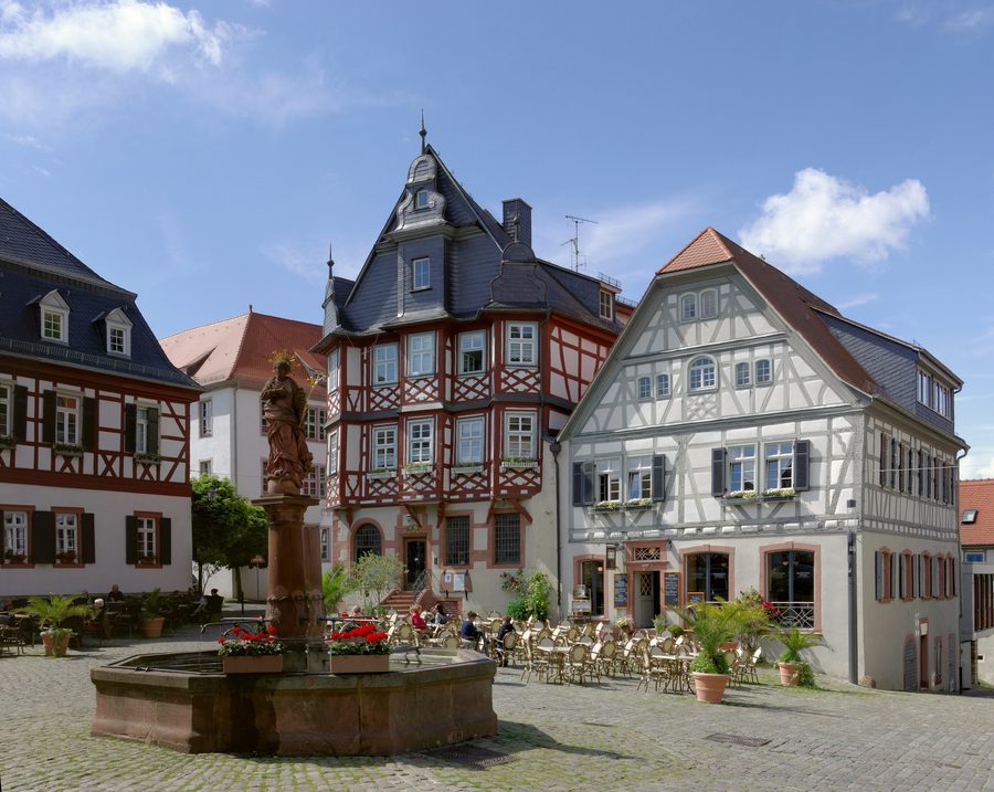 Großer Markt with the Marienbrunnen in Heppenheim, Hesse, Germany