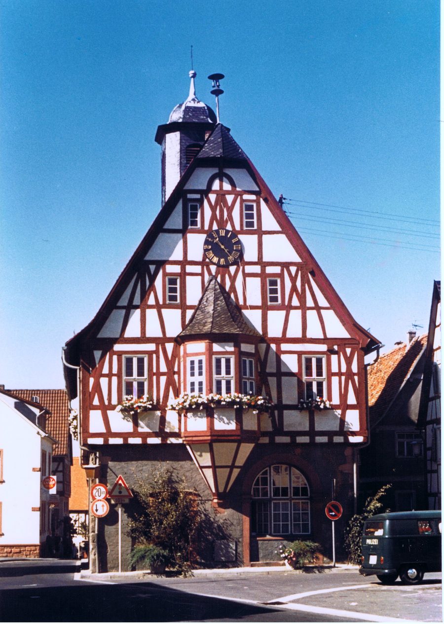 Historisches Rathaus Bergen in Bergen-Enkheim an der Marktstraße