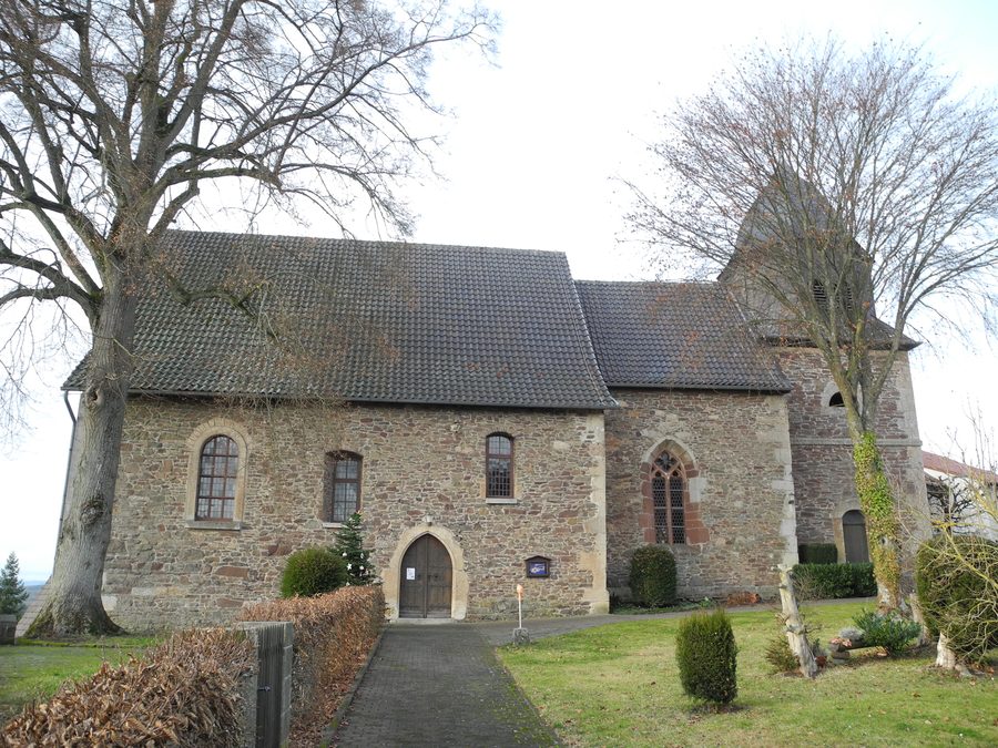 Spätromanische Michaeliskirche in Fürstenberg im Landkreis Waldeck-Frankenberg